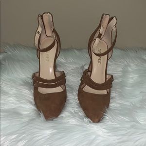 Nine West suede pump